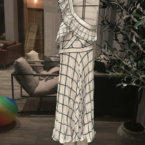 Self portrait dress, black and white checkered, style is one shoulder, new w tag - Picture 3 of 5